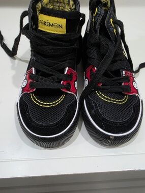 Kids' Pokemon Black & Red High-Top Sneakers